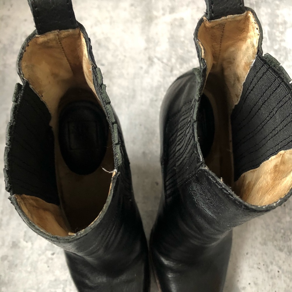 Frye Donna Chelsea Black Leather Heeled Boots - Picture 5 of 7